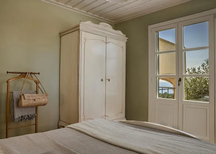 Villa Delightful Kefalonia 5 Bedrooms Panoramic Sea & Mountain Views Atsoupades