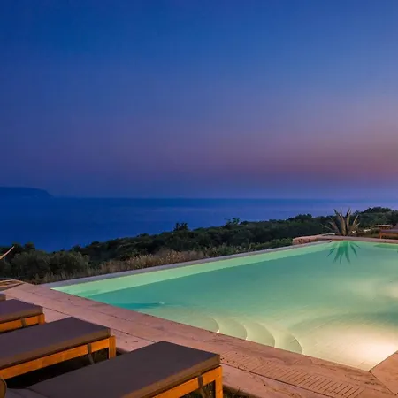 Delightful Kefalonia 5 Bedrooms Panoramic Sea & Mountain Views ヴィラ